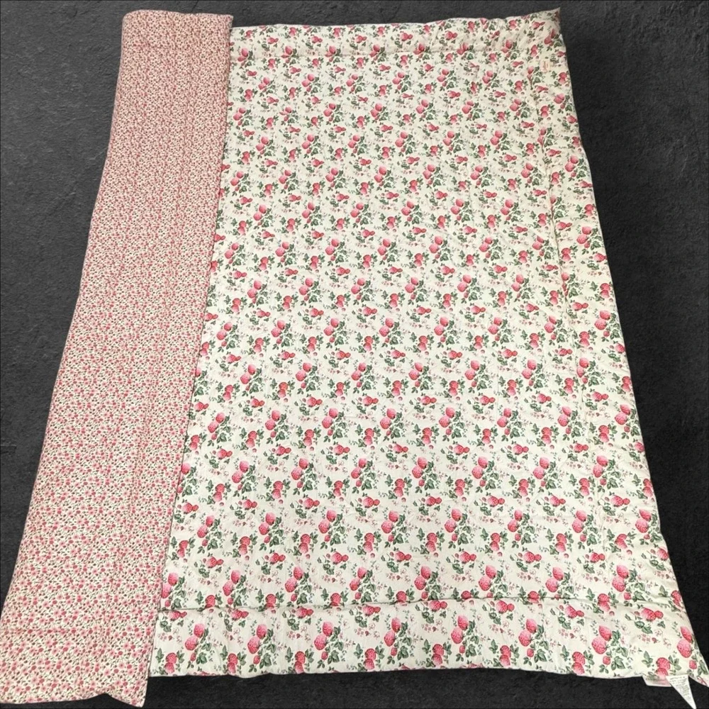 Cath‎ Kidston London Reversible Strawberry Floral Quilted Queen Comforter 90x90
